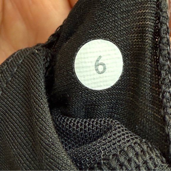 Lululemon Wrap It Up Tank Top Black Size 6 - Picture 5 of 5
